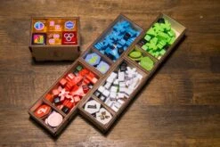 Meeple Realty - Dinosaur Park -Board Game Store 2 1