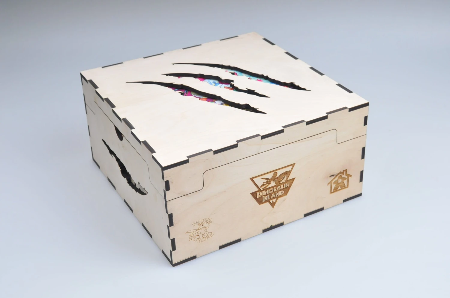 Meeple Realty - Dinosaur Island Chest 1 Meeple Realty - Dinosaur Island Chest