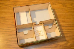 Broken Token - King Of Tokyo Box Organizer 8 Broken Token - King Of Tokyo Box Organizer -Board Game Store IMG 4020 50145.1405399123.1280.1280